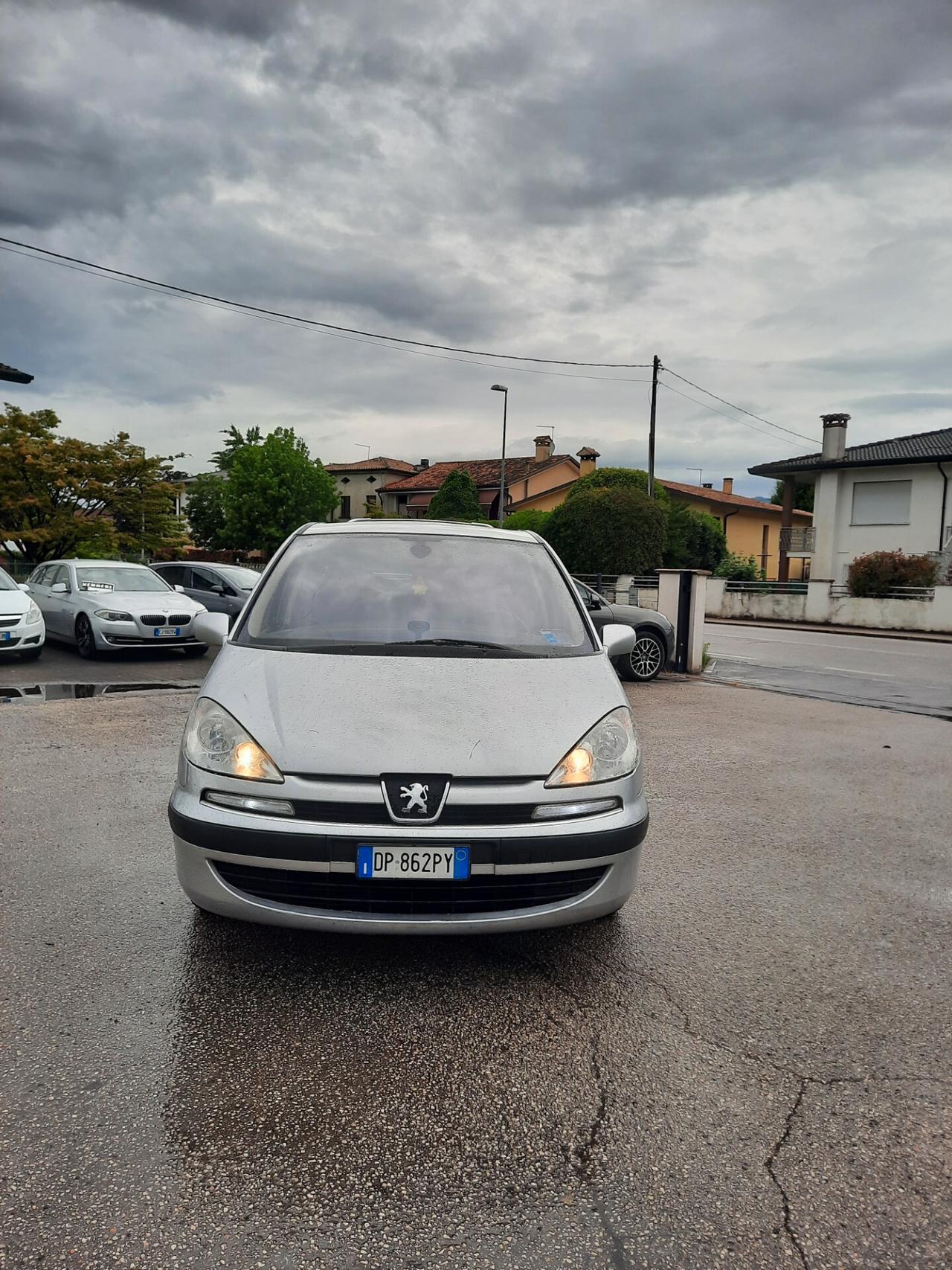 Peugeot 807 2.0 HDi FAP SV 7 POSTI