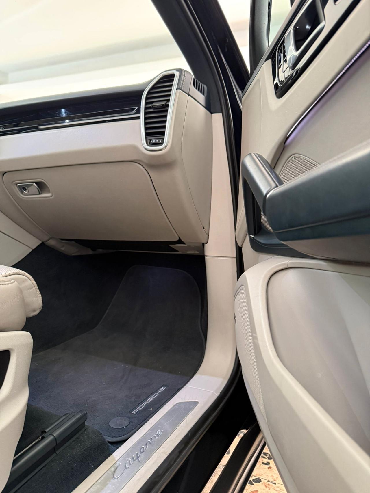 Porsche Cayenne 3.0 V6