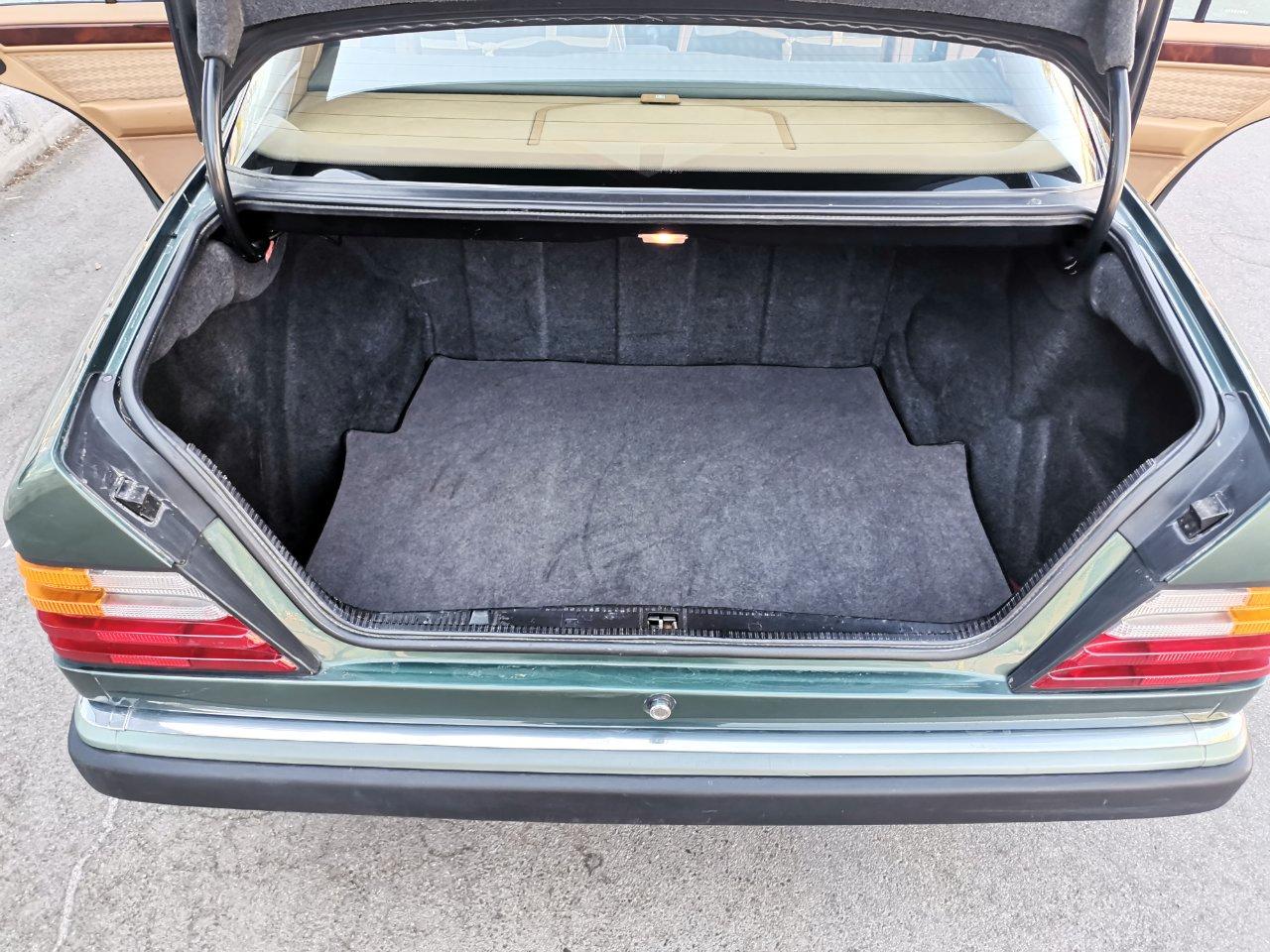 Mercedes E 200 E Berlina