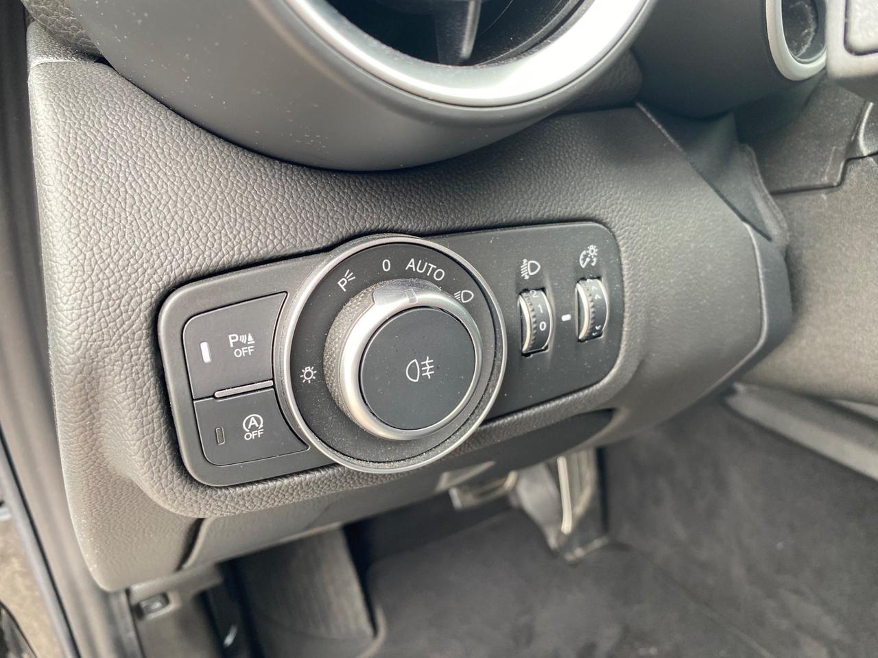 Alfa Romeo Giulia 2.2 190 CV AT8 Sprint Total Black