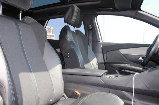 Peugeot 3008 II 1.5 bluehdi GT s&s 130cv AUTO con Navi e CarPlay