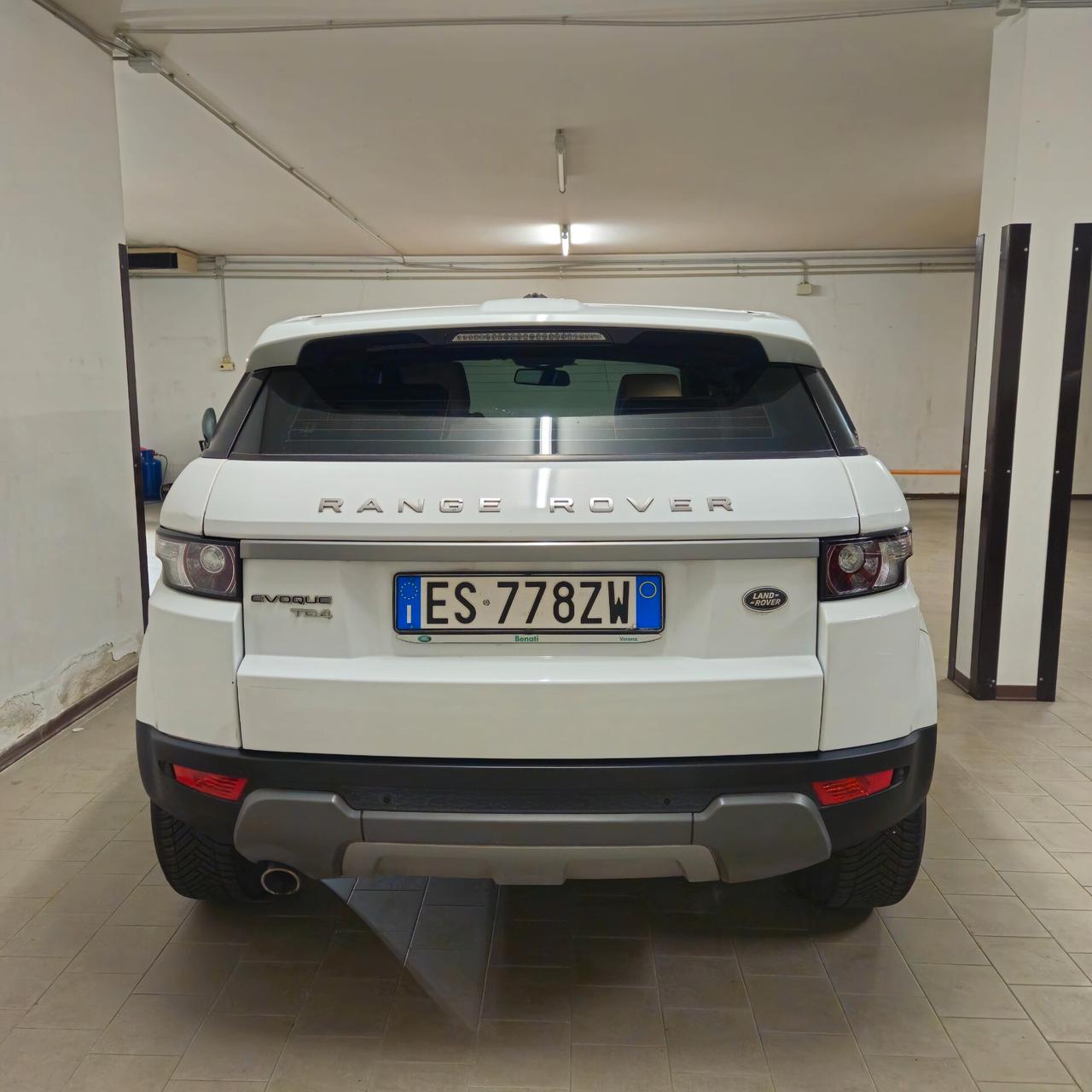 Land Rover Range Evoque 2.2 TD4 5p. Pure Tech Pack Launch Edition