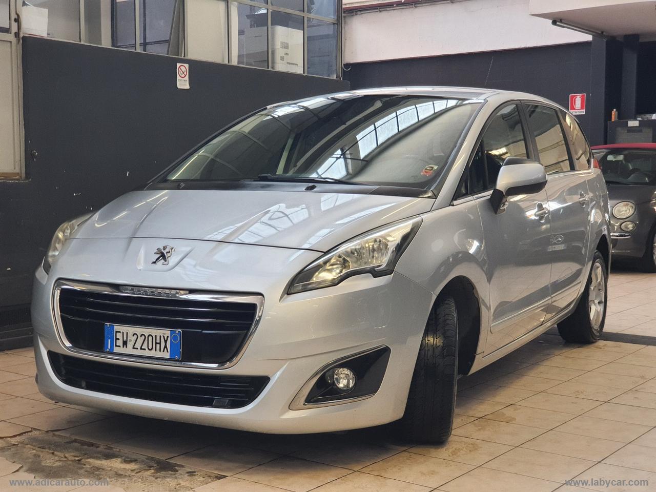 PEUGEOT 5008 1.6 HDi 115 CV Allure 7 POSTI