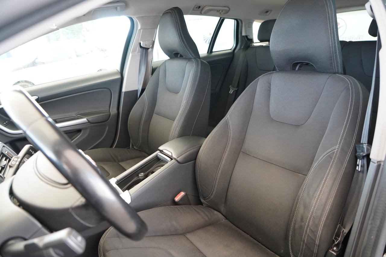 Volvo V60 D2 1.6 Powershift Kinetic