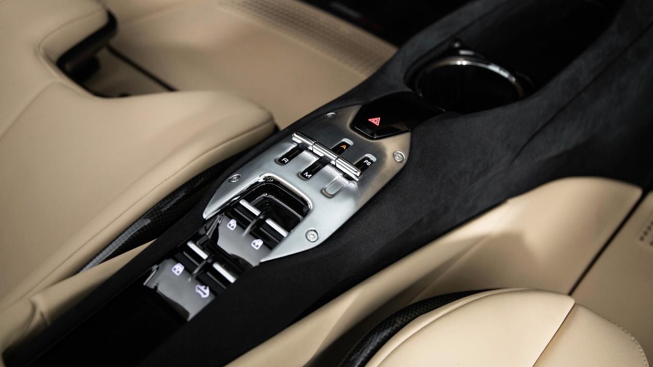 Ferrari 296 GTS NOLEGGIO LUNGO TERMINE - LEASING FULL INCLUSIVE