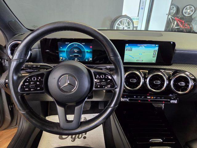 MERCEDES-BENZ A 180 d Automatic Premium