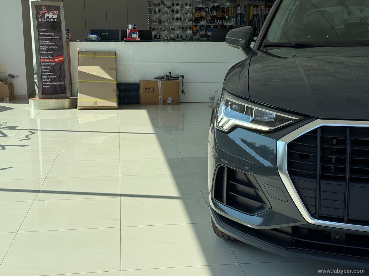 AUDI Q3 35 TDI S tronic Business