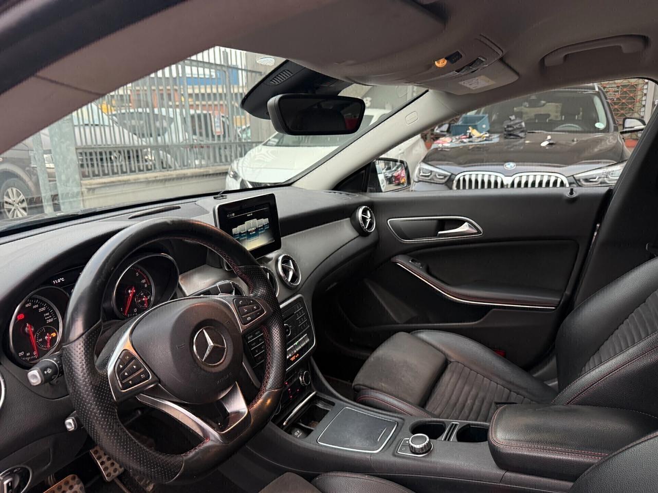 Mercedes-Benz CLA 200 S B d Premium 4matic