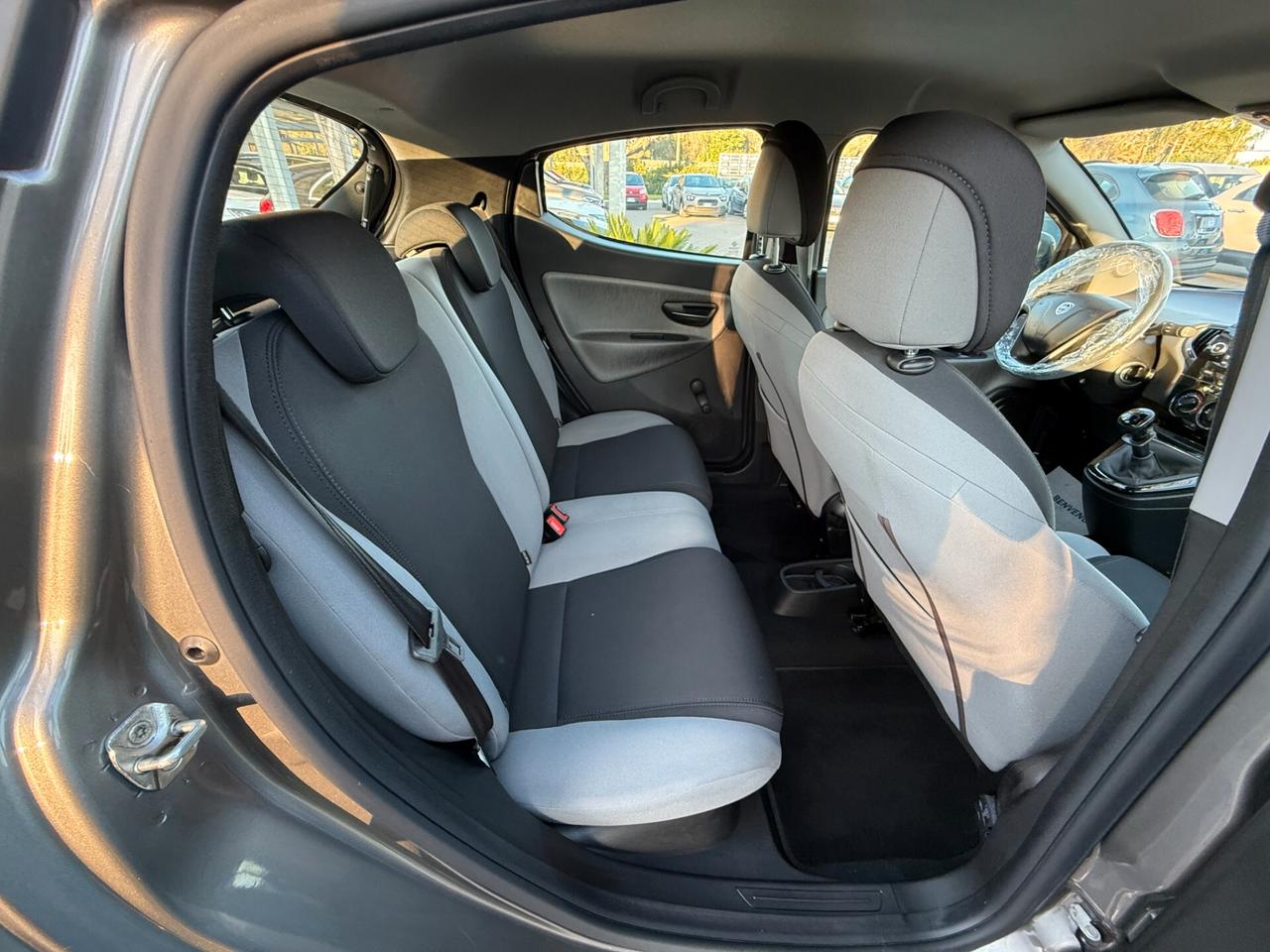 Lancia Ypsilon 1.2 69 CV 5 porte Gold