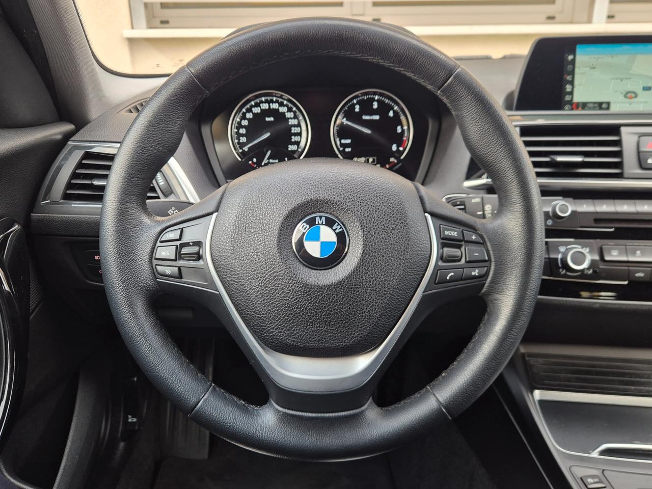 Bmw 116 116d 5p. Advantage