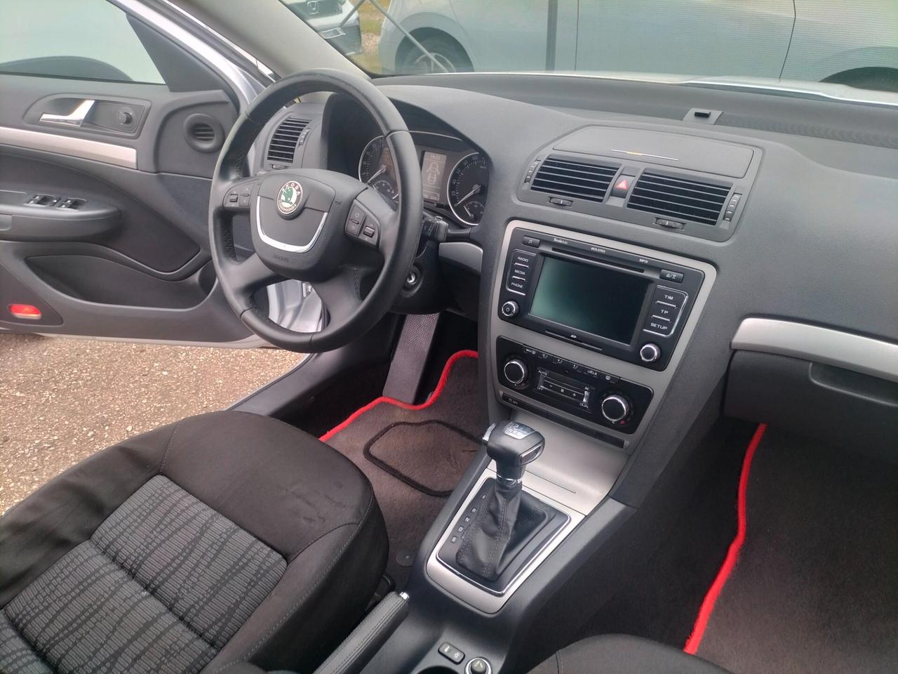 Skoda Octavia 2.0 TDI CAMBIO AUTOMATICO