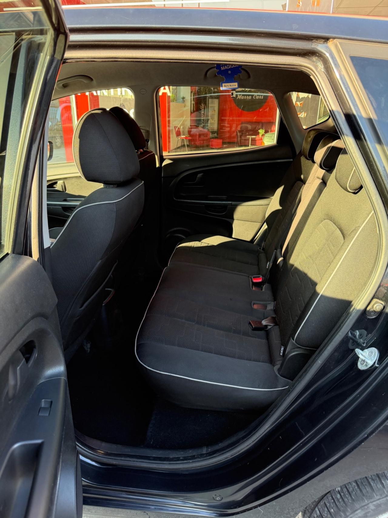 Kia Venga 1.4 CRDi 90CV- Neopatentati