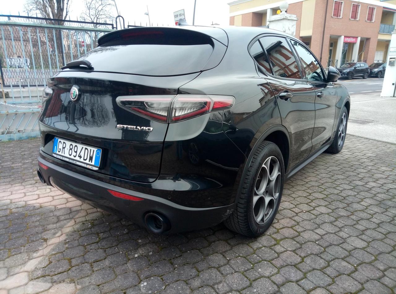 Alfa Romeo Stelvio 2.2 Turbodiesel 210 CV AT8 Q4 Sprint