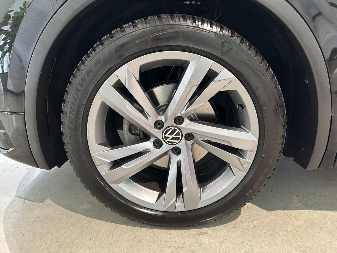 Tiguan R-Line 2.0 TDI 150cv DSG SCR IVA ESPOSTA