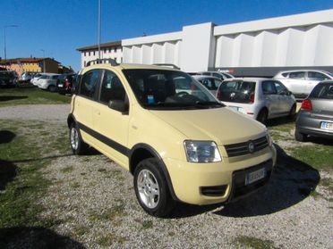 Fiat Panda 1.2 4x4 con GANCIO Traino