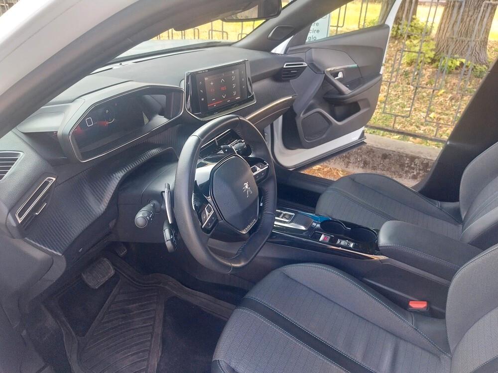 Peugeot 2008 BlueHDi 130 S&S EAT8 GT
