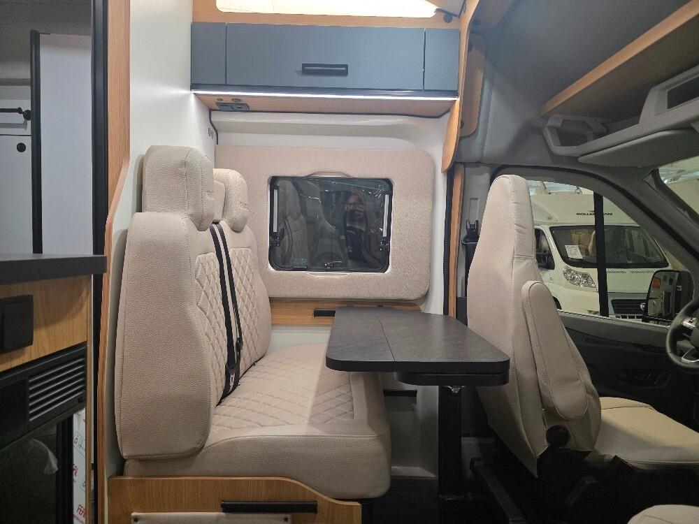 CAMPER VAN FONT VENDOME FORTY VAN 4X4