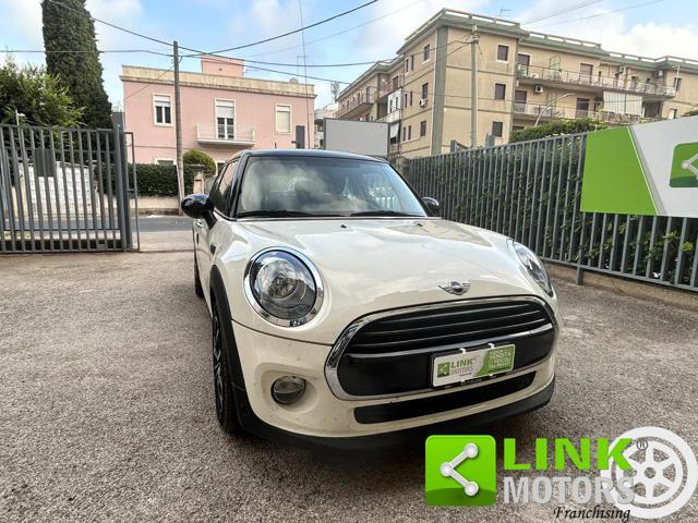 MINI Cooper D .