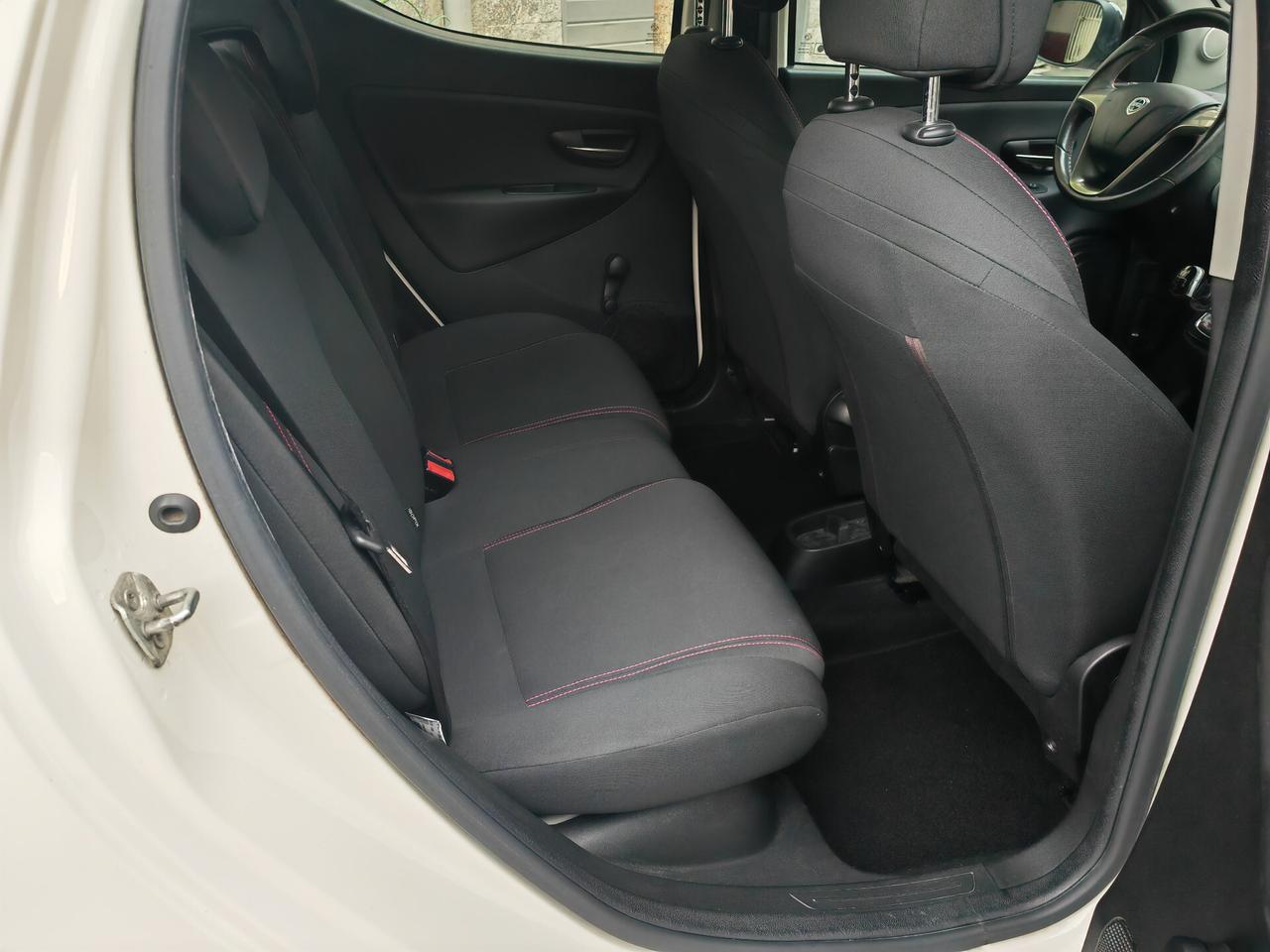 LANCIA YPSILON 0.9 ECOCHIC GOLD CV84 KW62