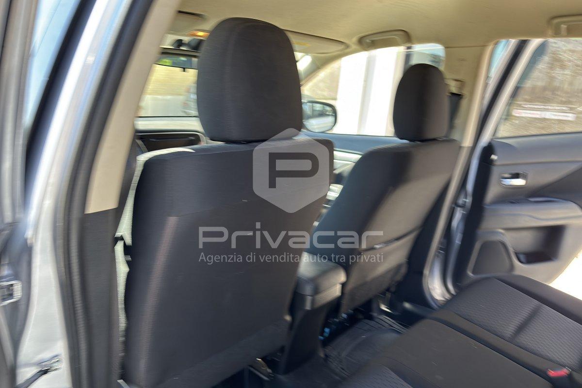 MITSUBISHI Outlander 2.2 DI-D 4WD Intense