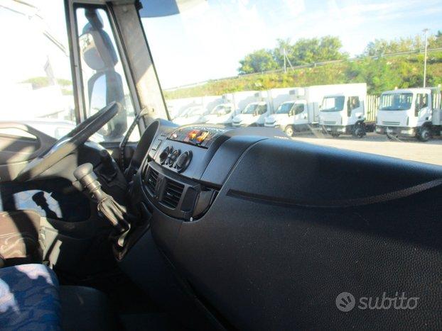 Iveco EUROCARGO 140/25 E5 FURGONE L 7.20M+PEDANA R