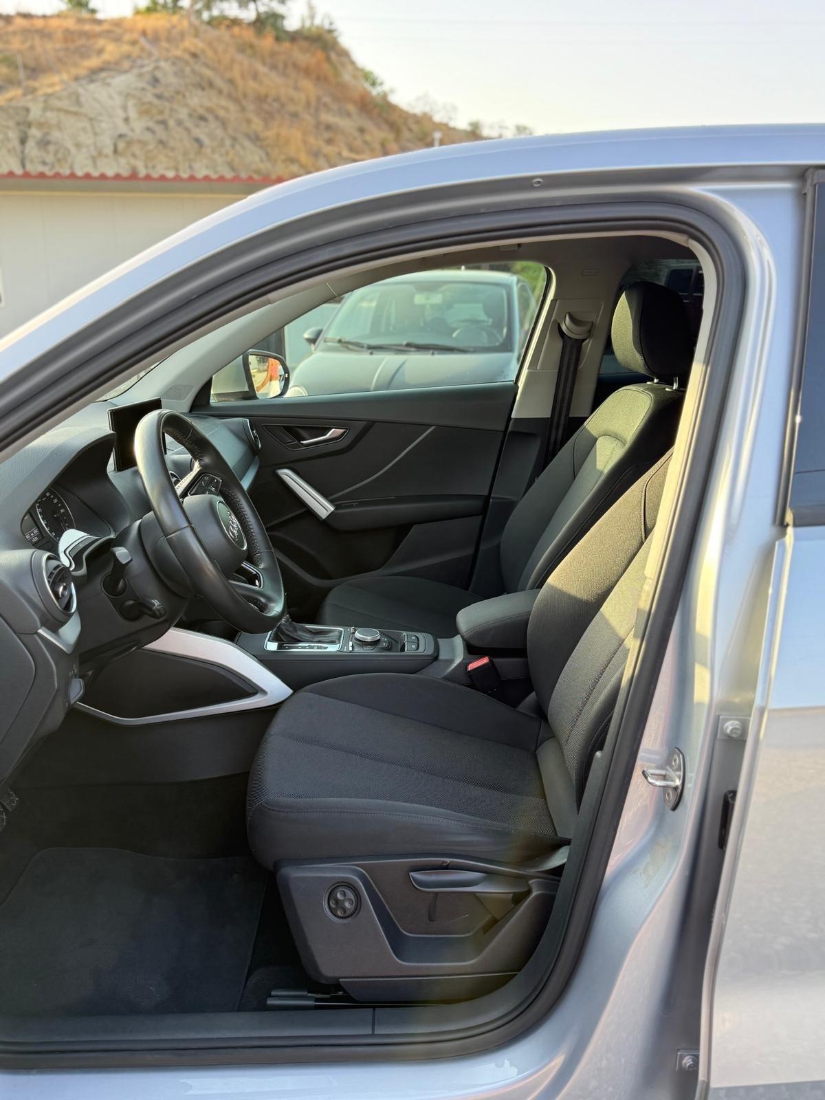 Audi Q2 35 TDI S tronic Business