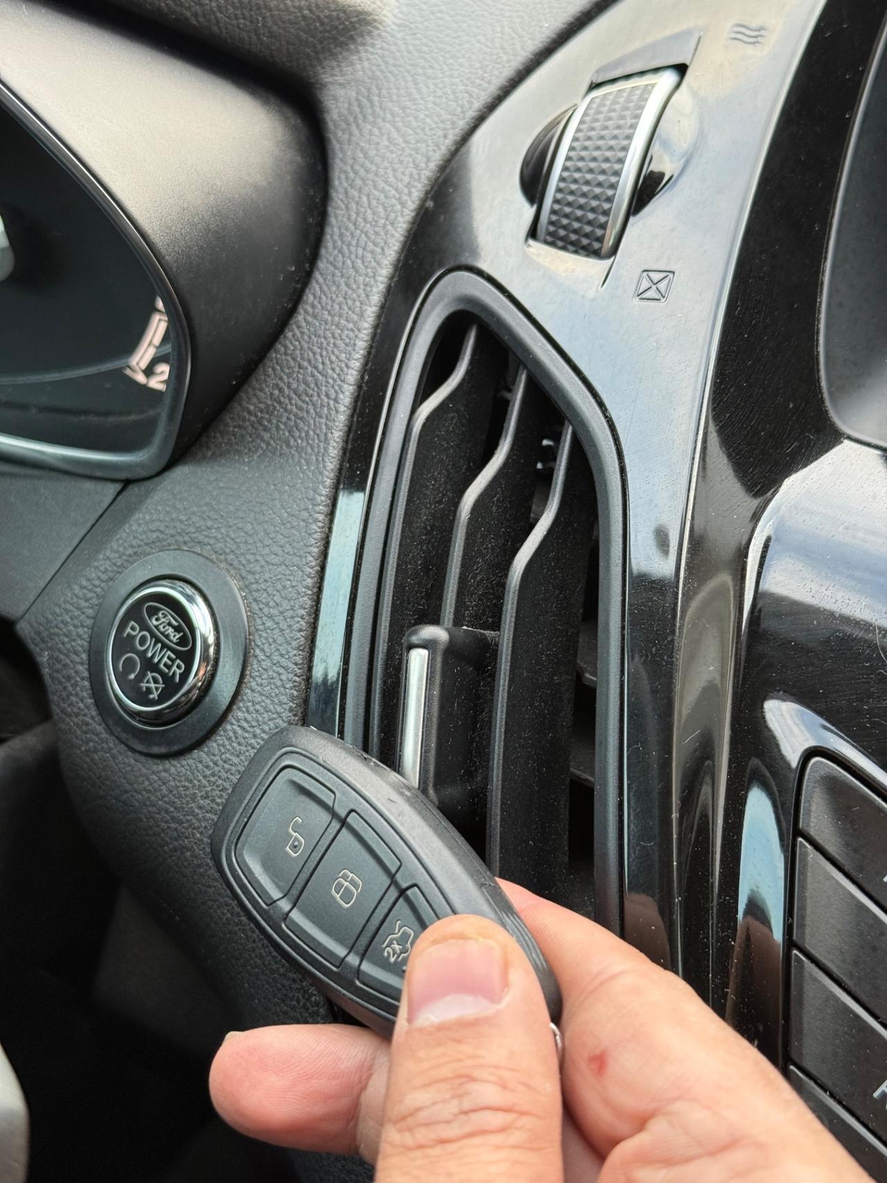 Ford B-Max 1.4 GPL DI SERIE NEOPATENTATI FULL OPT