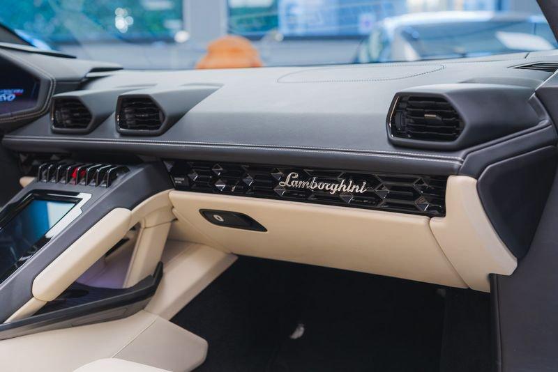 Lamborghini Huracán LAMBORGHINI HURACAN EVO SPYDER