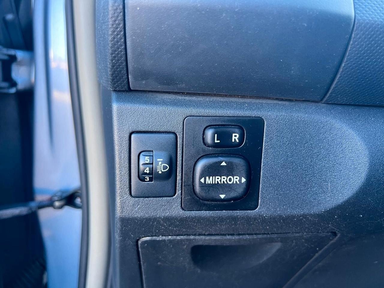 Toyota Yaris 1.3 5 porte Sol