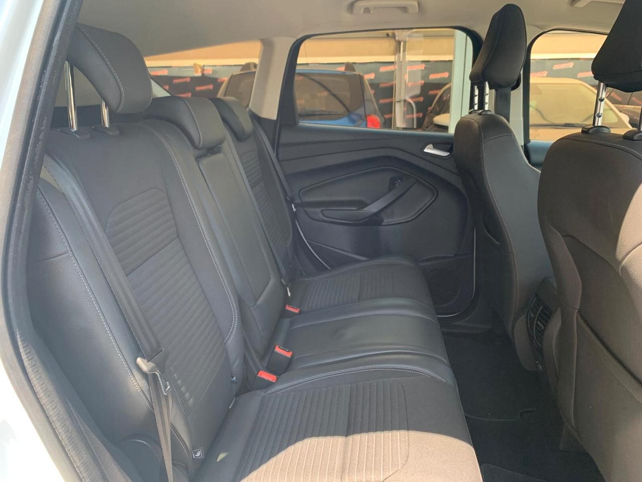 Ford Kuga 2.0 TDCI 150 CV S&S 4WD Titanium
