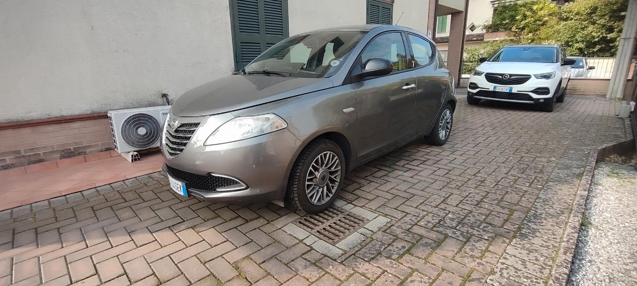 Lancia Ypsilon 0.9 TwinAir 85 CV 5 porte S&S DFN Gold