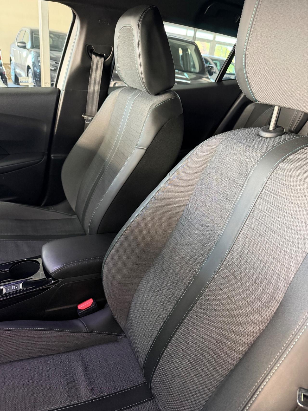 Peugeot 2008 BlueHDi 130 S&S EAT8 Allure Pack