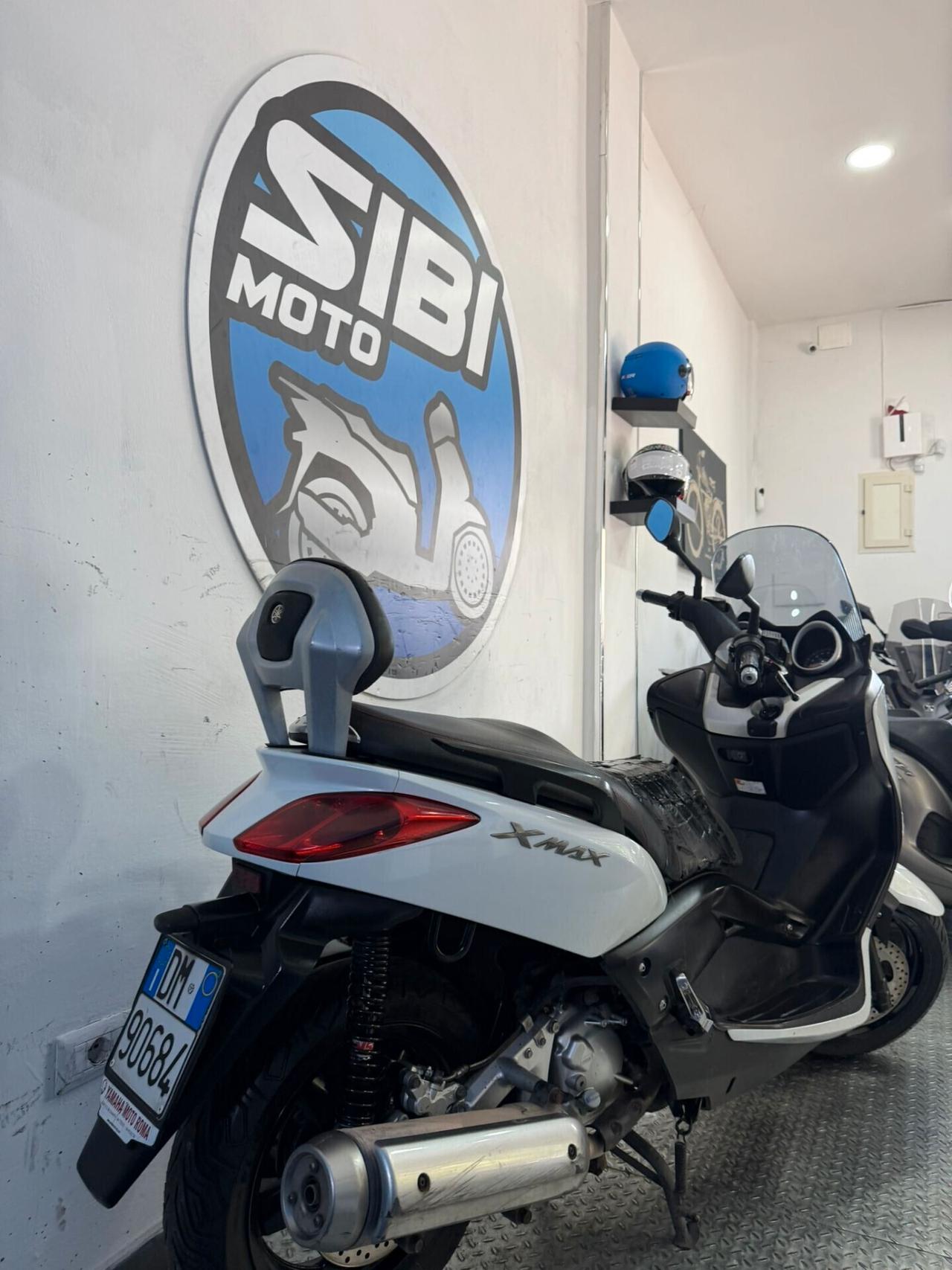 Yamaha X-Max 250