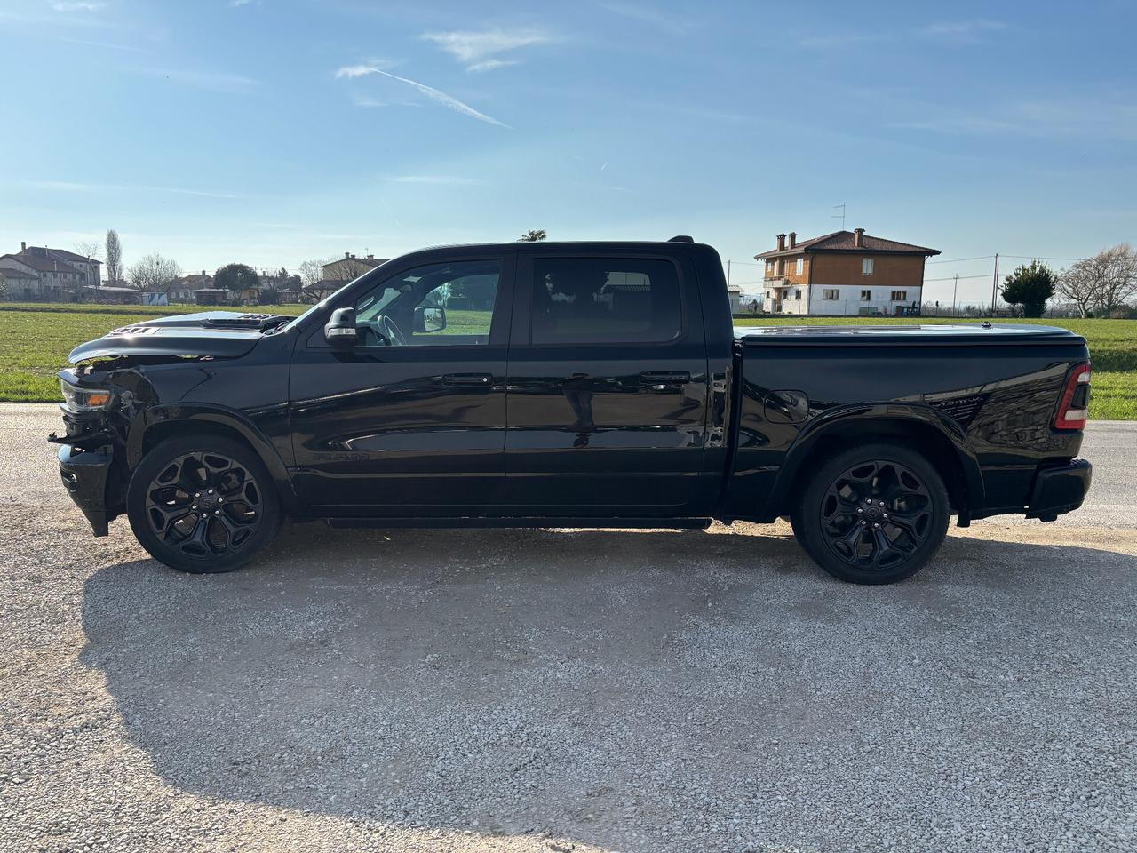 Dodge RAM 1500 LIMITED 5.7 EMI V8