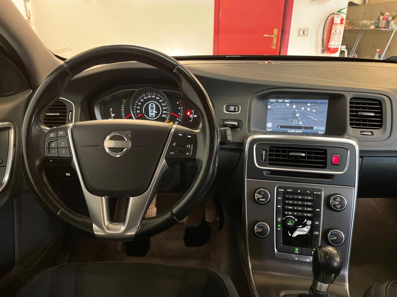 Volvo V60 Momentum 1.6 d2-Ok Neopatentati-LEGGI SOTTO