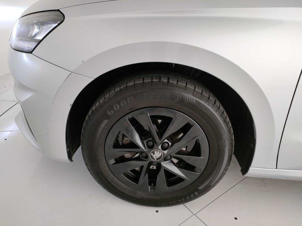 SKODA Fabia IV 2022 - Fabia 1.0 mpi Young Edition 80cv