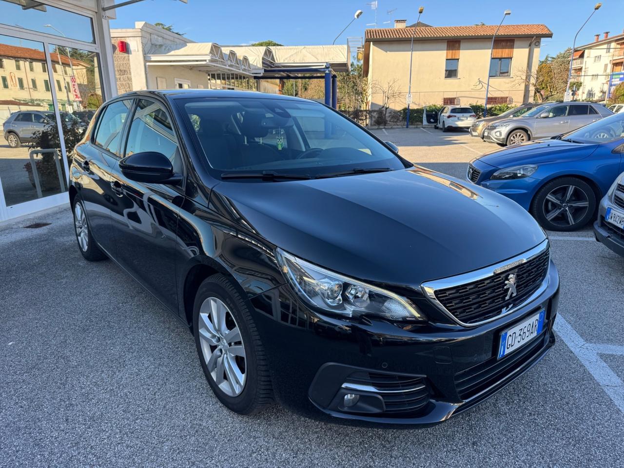 Peugeot 308 BlueHDi 130 S&S Business