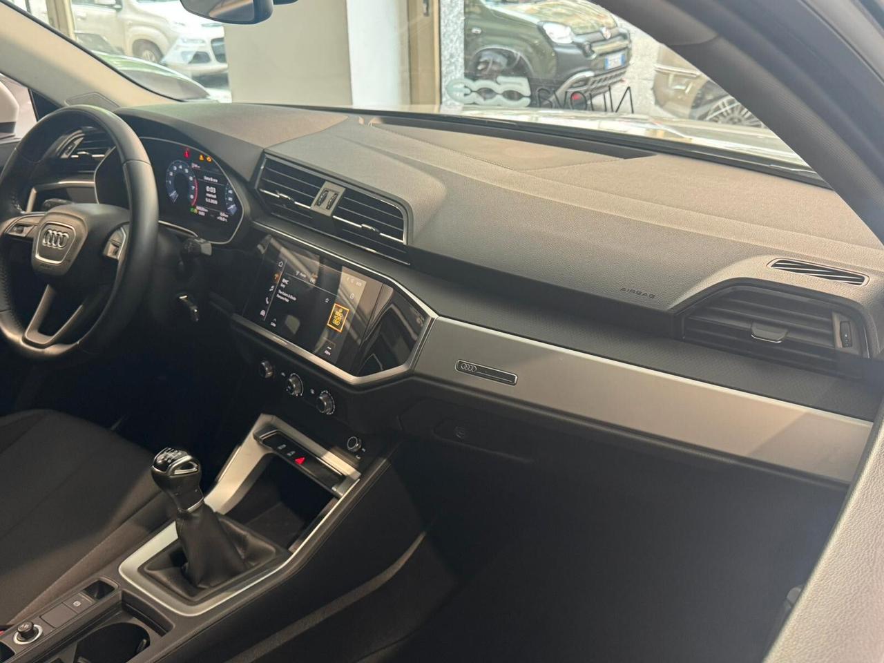 Audi Q3 35 TFSI Business/pari al nuovo/fari Led/cruise control adattivo