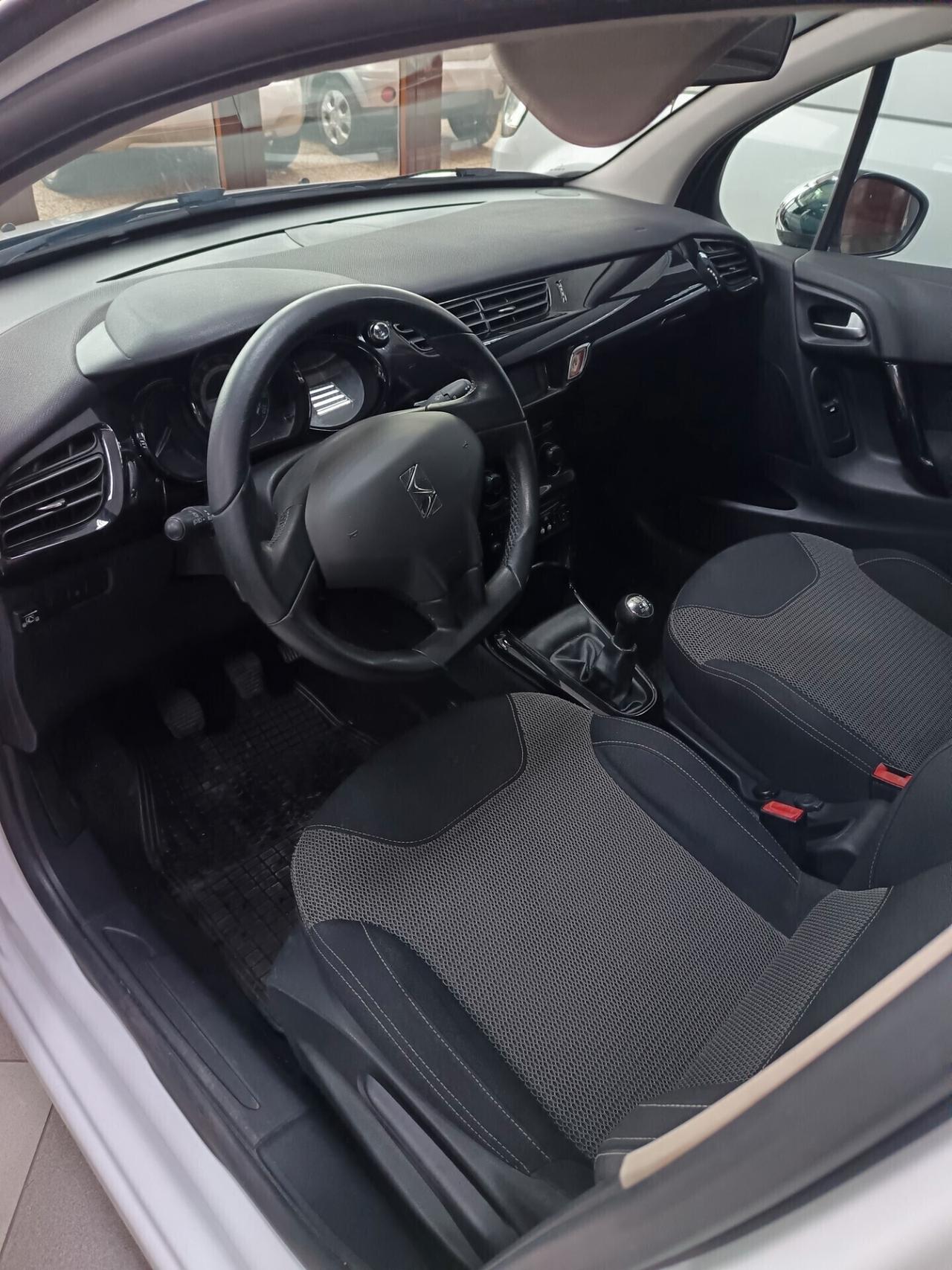 Citroen C3 GPL 1.2 VTi Vanity Fair 10