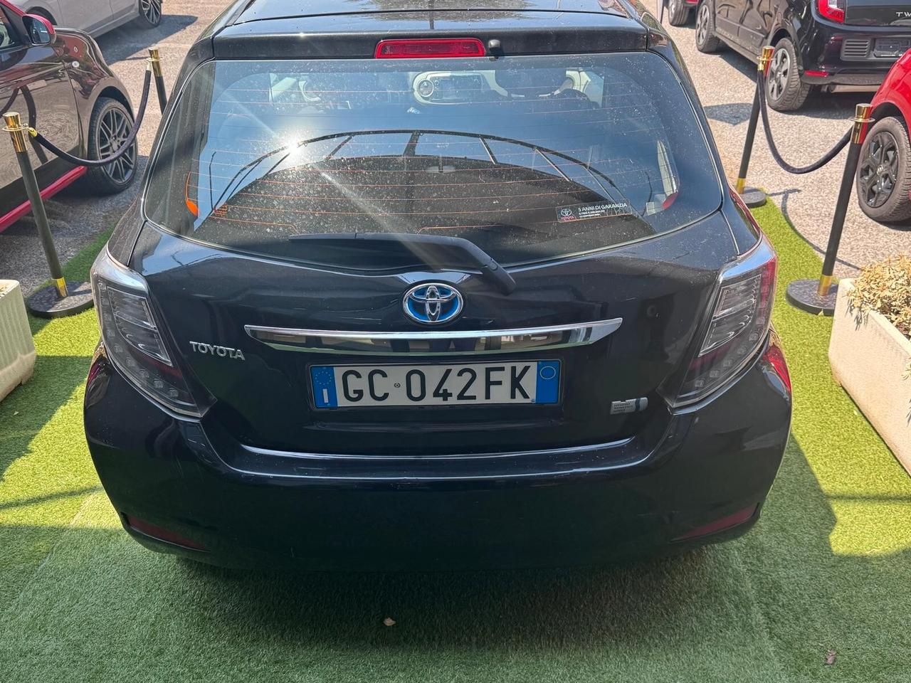 Toyota Yaris 1.5 75CV HYBRID,AUTOMATICA,RETRO,NAVI,NEOPRATENTATI,UNIPRO