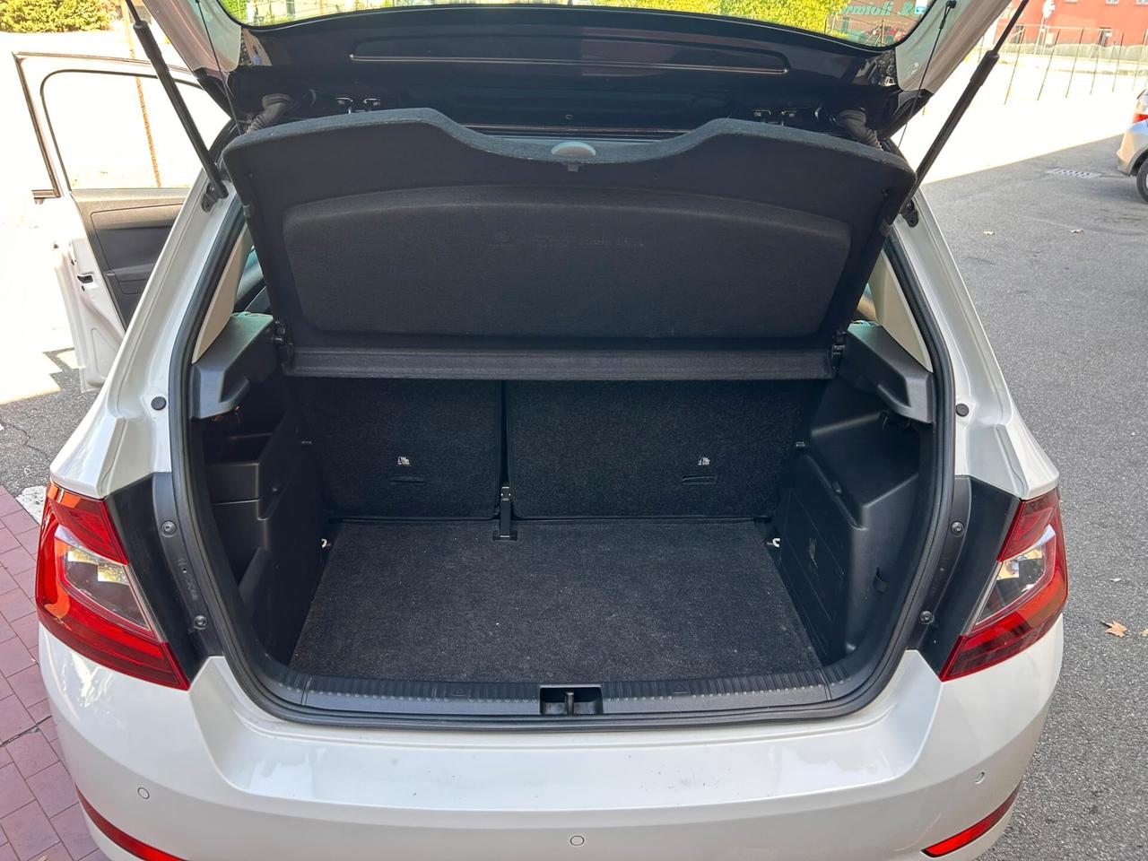 Skoda Fabia 2019 1.0 BenzinaTwin Color 120.000 KM