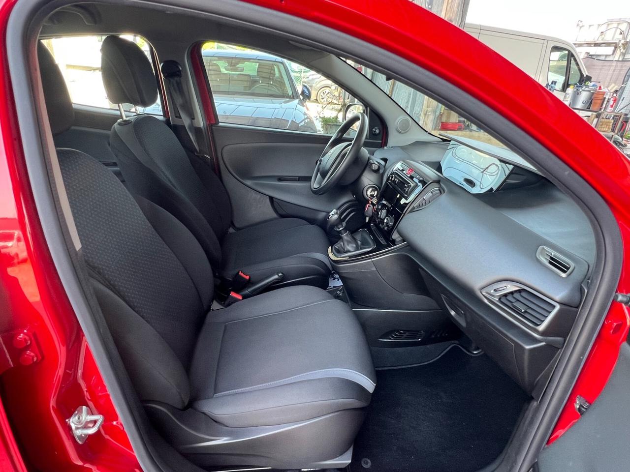 Lancia Ypsilon 1.2 69 CV Silver km 9.800!!!