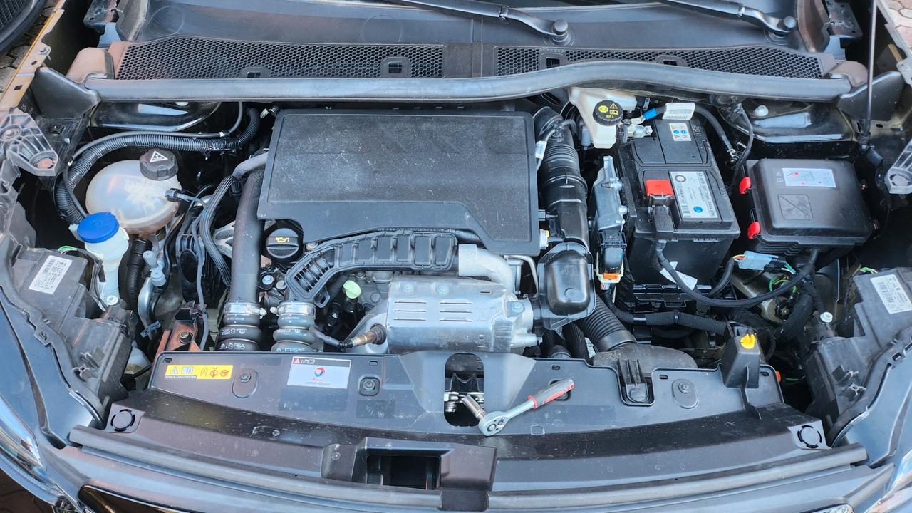 Peugeot 2008 PureTech 100 S&S Allure Pack