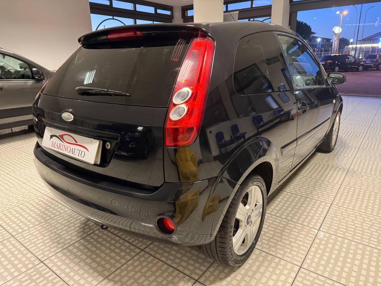 Ford Fiesta 1.2 16V 3p. Ghia