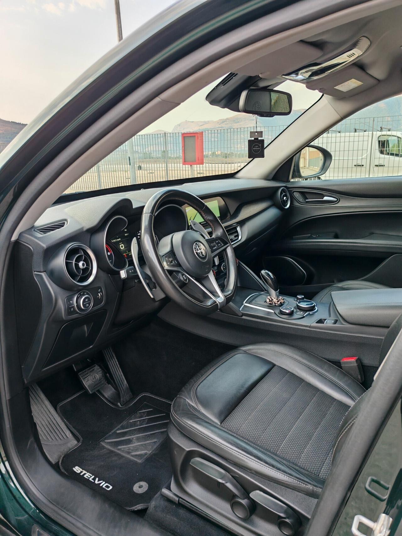 Alfa Romeo Stelvio 2.2 Turbodiesel 210 CV AT8 Q4 Super