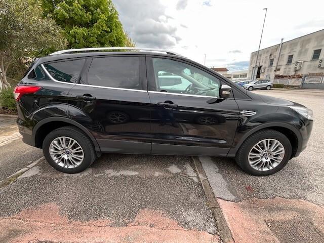 Ford Kuga 2.0 TDCI 140 CV 4WD Titanium