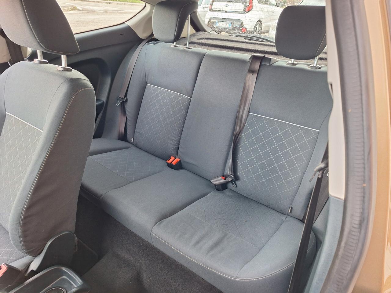 FORD FIESTA 1.2B IMPIANTO METANO NEOPATENTATI €5 CARROZZERIA DA RIVEDERE