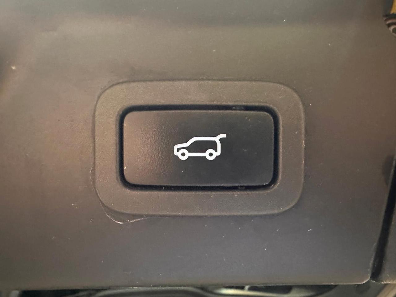 Land Rover Range Rover Velar Range Rover Velar 2.0D I4 240 CV R-Dynamic SE
