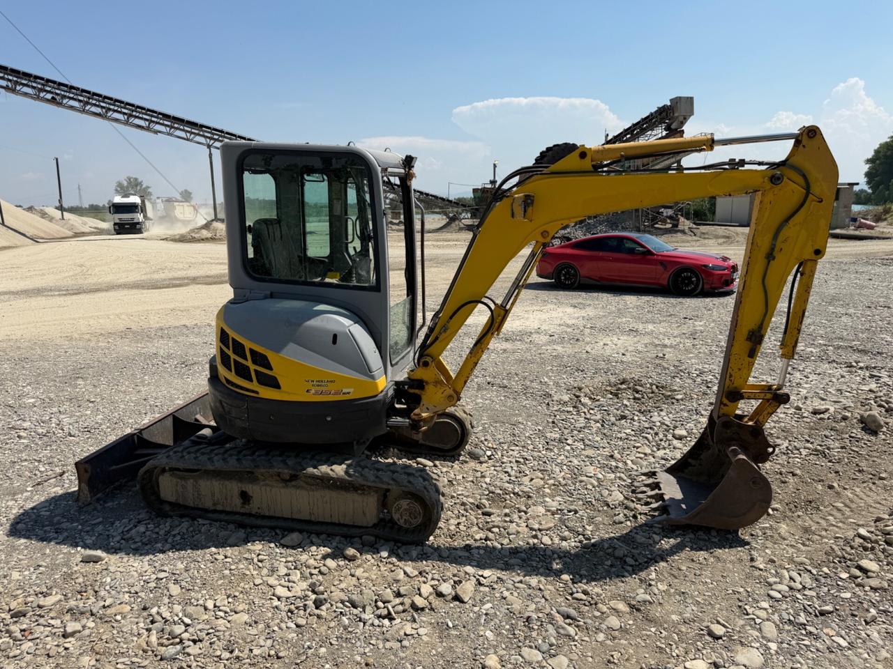 New Holland E 35.2