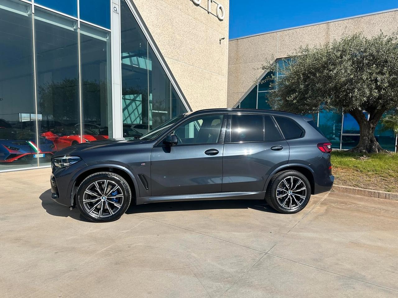 Bmw X5 M xDrive25d Msport possibilità noleggio no scoring
